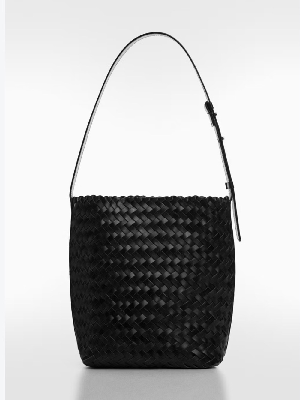 Mango Woven Leather Bucket Bag in Black